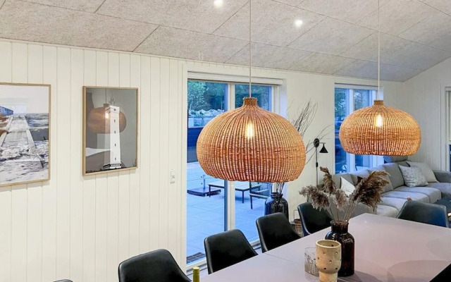 10 Person Holiday Home in Blavand