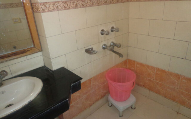 Hotel Metro City