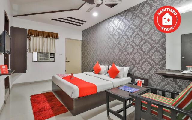OYO Flagship 711 Hotel Crystal