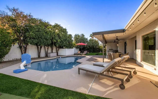 Citrus Grove Heated Pool Putt Grn Gameroom