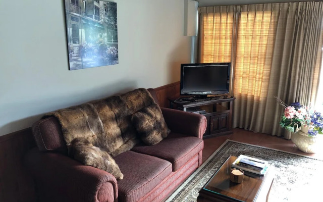 Chartre' Manor Bed & Breakfast
