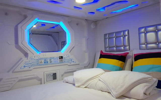 Galaxy Pods at Chinatown – Guest Rooms – Singapore