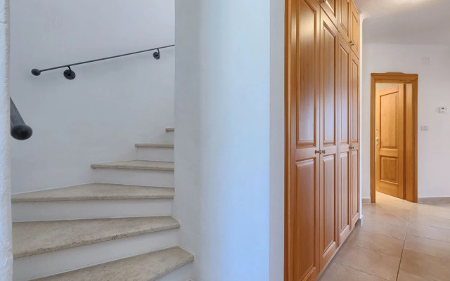 Bibali in Bibali With 3 Bedrooms and 3 Bathrooms