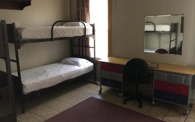 Avenues Hostel