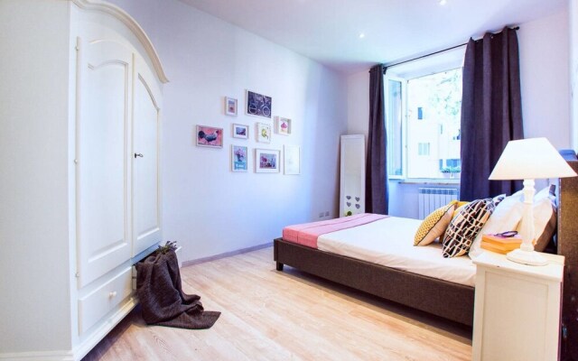 Romantic Flat With Large Terrace Close to S. Peter