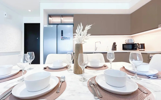 Exclusive Burj Crown 4b Balcony Burj Khalifa View