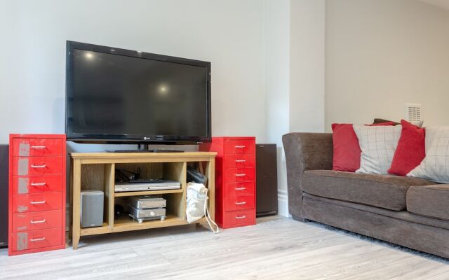 2 Bedroom Brixton Flat