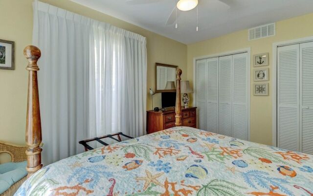Dog Friendly Oceanfront Beach House by RedAwning