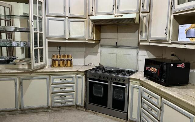 4 bed Spacious Villa