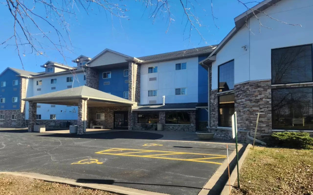 Weston Inn & Suites