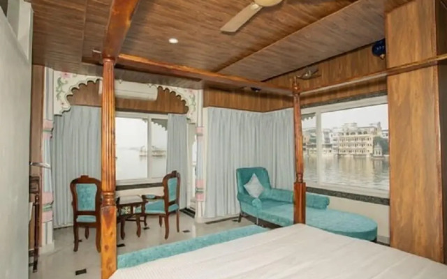 Jheel Hotel and Restaurent