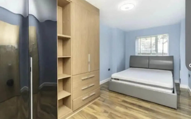 Cosy Feltham Apartment With 2 Bedrooms
