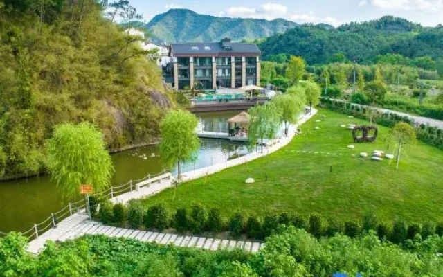 DI HU YUE SHE light luxury hotel