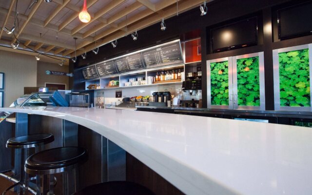 Courtyard by Marriott Kingston Highway 401/Division Street