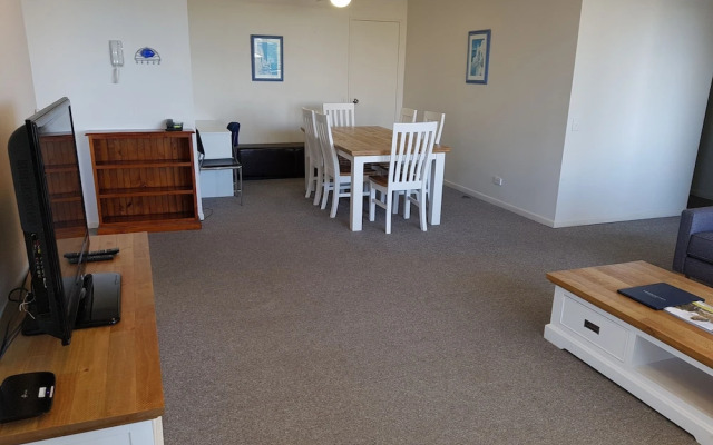 Burgess @ Kings Beach Apartments