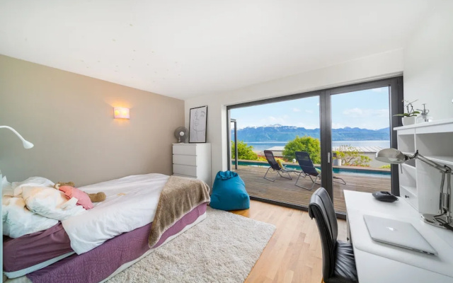 Best Villa with Pool & Panoramic views – Guest Rooms – Lutry