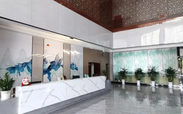 Holiday Inn Gorge Mediterranean Sea