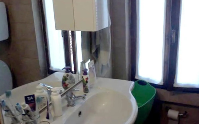 Apartment with 4 Bedrooms in Parma, with Terrace