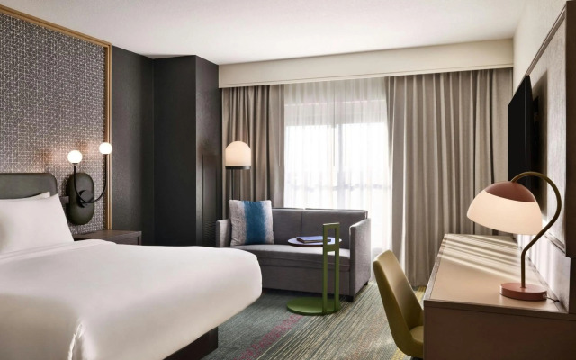 Renaissance® Phoenix Glendale Hotel & Conference Center