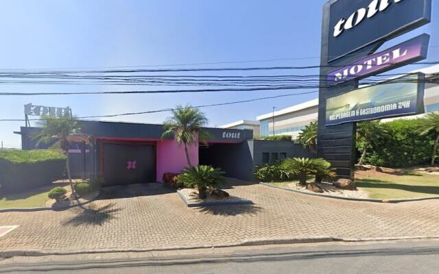 Tout Motel (Adults Only)