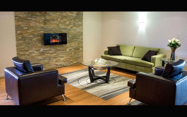 Quality Inn and Suites Brossard