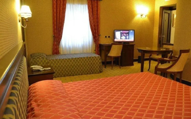 Hotel Don Carlo 4S