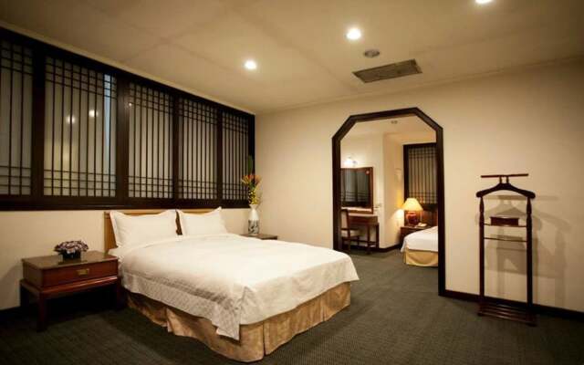 Moon Light Hotel