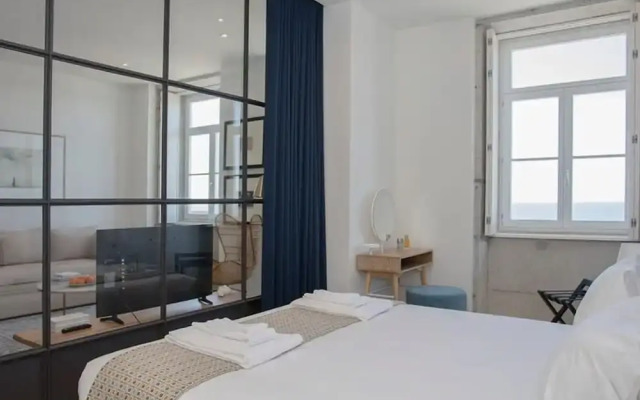 Liiiving in Porto Luxury Beachfront Apartment III
