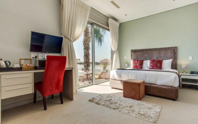 The One 8 Hotel