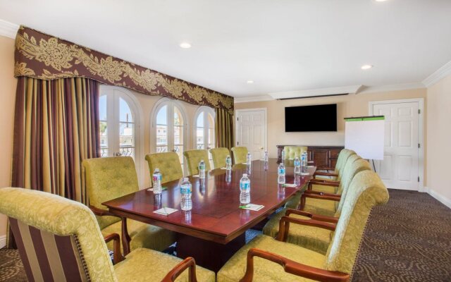 Holiday Inn Laguna Beach