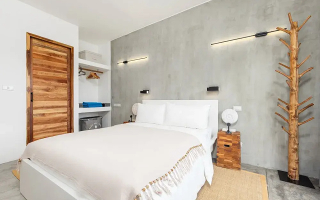 2 Bdr SEAVIEW condo on Bangrak beach