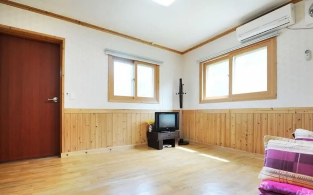 Damyang Clover Pension