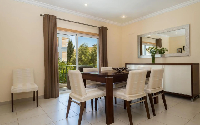 Villa Linda, Alto da Ria