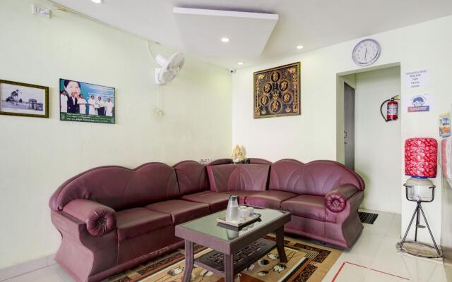Capital O 72601 Amutha Residency