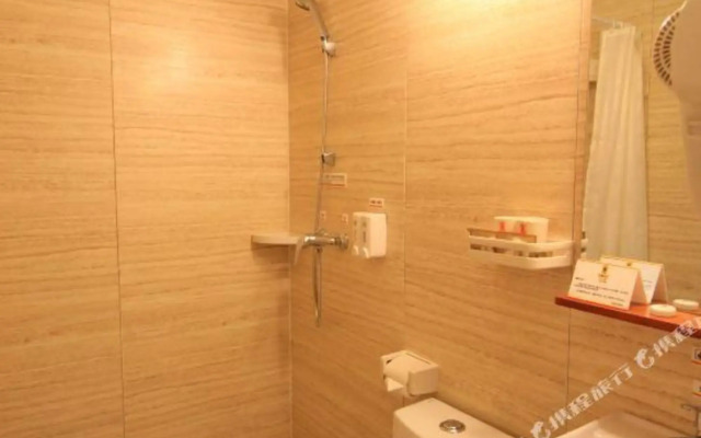 Super 8 Hotel (Penglai Penglaige Dengzhou Road)
