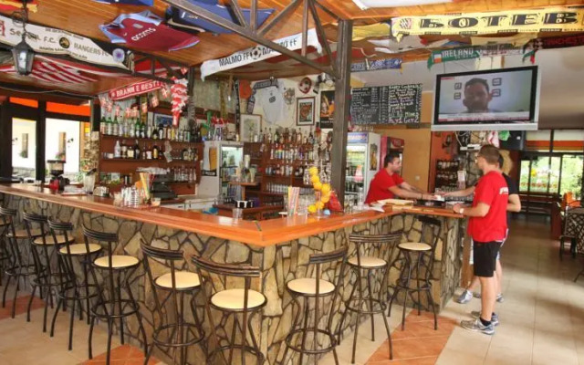 Friends Family Hotel