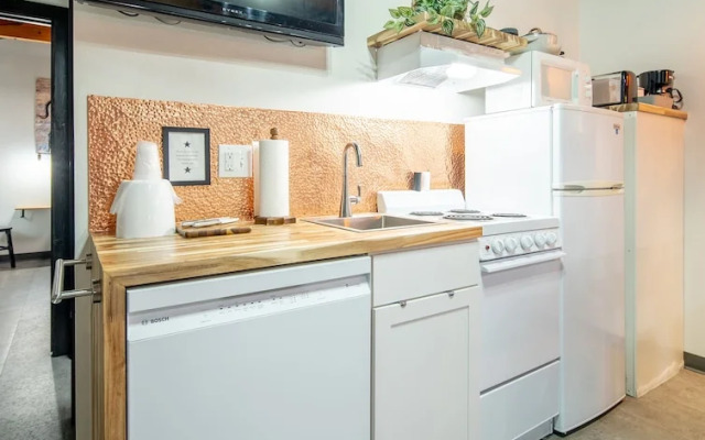 Hansen Inn and Cabins