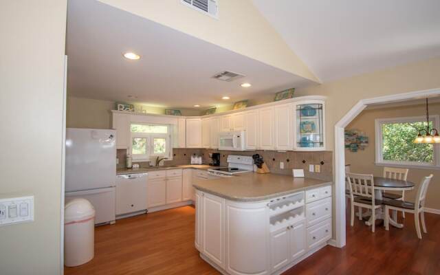 Spacious Ocean View Home w/ New Furniture, Huge Deck, & Wifi