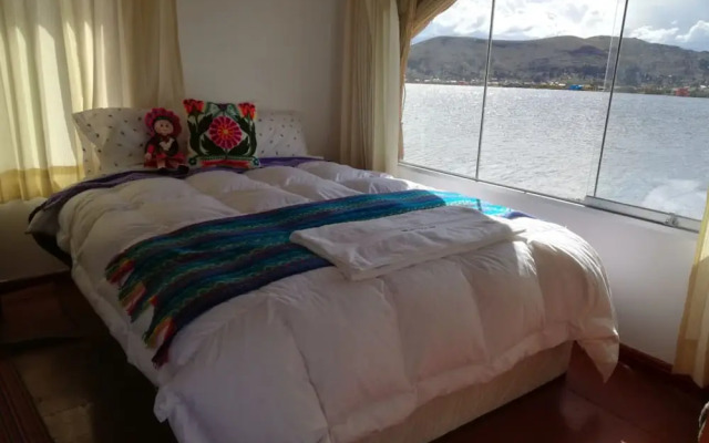 Uros Lake Titicaca Lodge