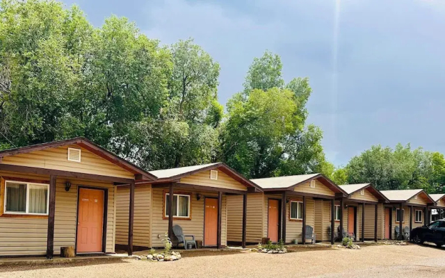 Moosehead Lodge & Cabins