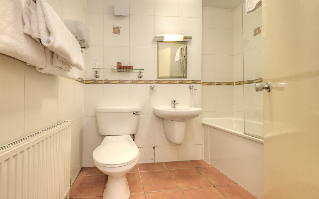 Muthu Fort William Hotel