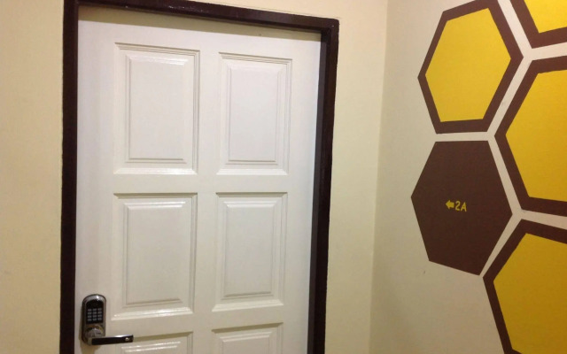 Beehive Patong Hostel