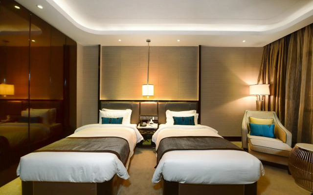Pacific Regency Hotel Suites