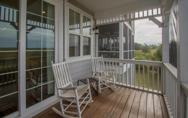 Charleston-style Row House Featured on Hgtv w/ Wifi & Creek Views
