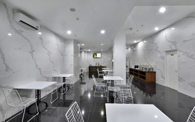 Whiz Hotel Falatehan Jakarta