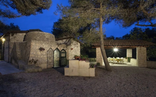 Trullo in the Wood