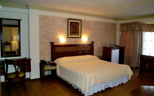 Avanti Hotel & Convention Center