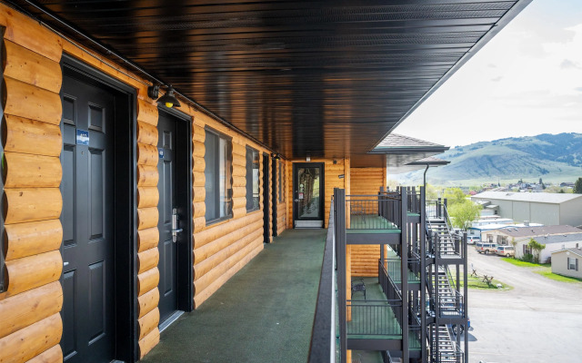 Travelodge by Wyndham Gardiner Yellowstone Park North