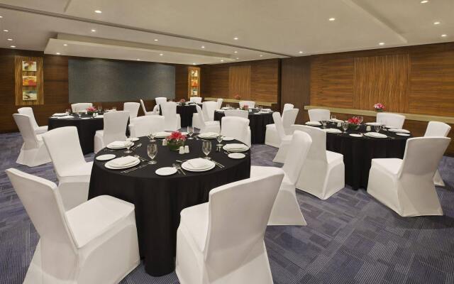 DoubleTree by Hilton Hotel & Residences Dubai Al Barsha