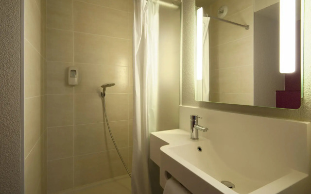 B&B HOTEL Lyon Caluire Cité Internationale